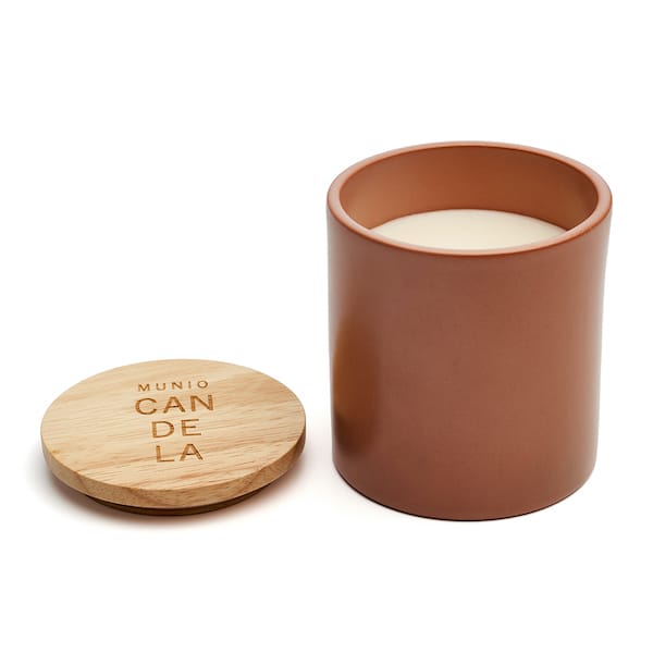 Oak candle with lid off